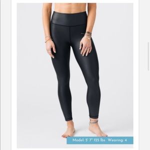 Black Metallic High Rise Light n Tight Leggings